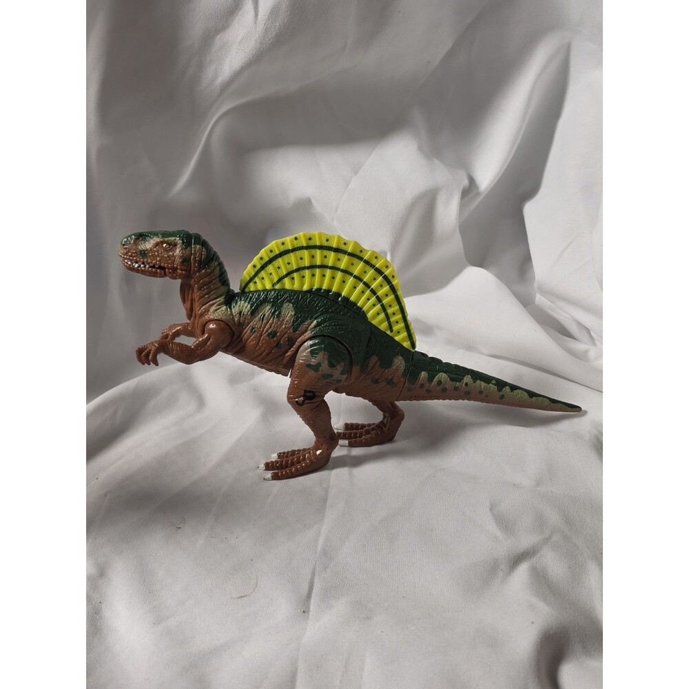 Hasbro Spinosaurus Dinosaur Action Figure Brown Green Yellow Sail Posable Vintag